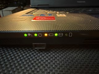 Portátil Toshiba i5 con defecto pantalla