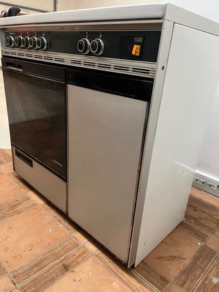 Cocina Gas y Eléctrica Blanca