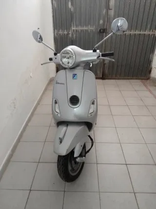 Vespa Lx 125 Plata