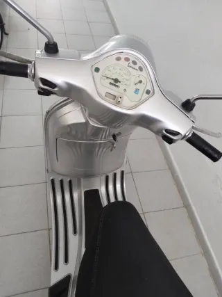 Vespa Lx 125 Plata