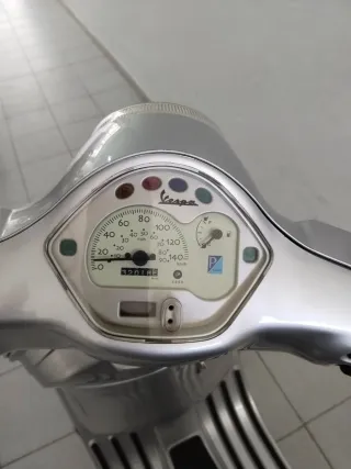 Vespa Lx 125 Plata