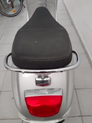 Vespa Lx 125 Plata