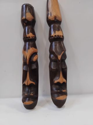 Coppia di sculture in legno artigianali
