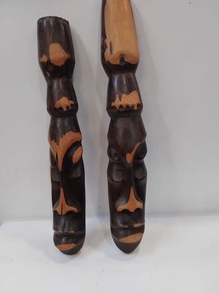 Coppia di sculture in legno artigianali