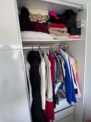 Armario puertas correderas espejo con dos cajonera