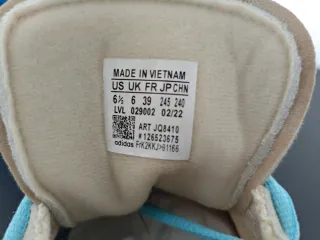 Zapatillas Adidas Beige y Celeste