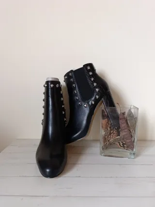 Botines Guess Tachuelas Talla 39 Nuevos SIN ESTREN