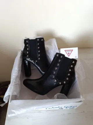 Botines Guess Tachuelas Talla 39 Nuevos SIN ESTREN