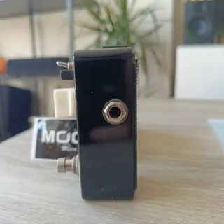 Mooer Black Secret (clon RAT)