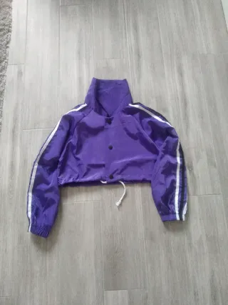 Cazadora corta morada fina