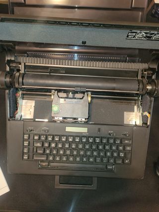 Máquina de Escribir Eléctrica Olivetti ET Compact