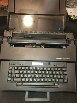 Máquina de Escribir Eléctrica Olivetti ET Compact