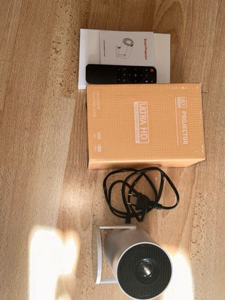 Mini Proyector blanco 4K