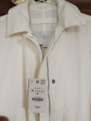 Gabardina Zara Marfil Talla L