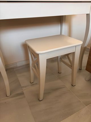 Tocador con taburete