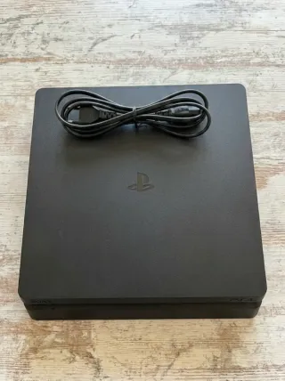 Consola PS4 Slim Negra