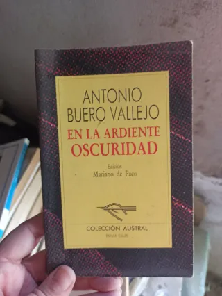 En la Ardiente Oscuridad (Nueva Austral Series:...