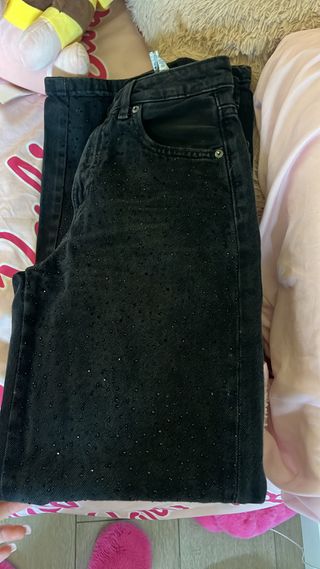 Pantalón negro con brillos
