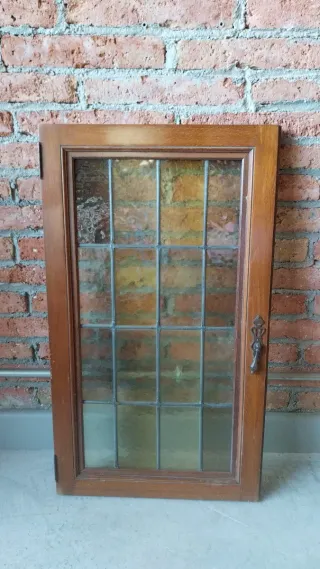 Ventana Antigua con Vidrio Original