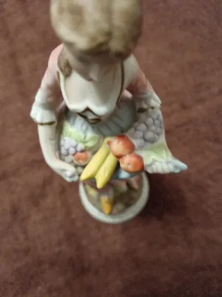 Statuetta Capodimonte h. 17/18 cm