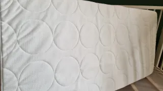 Cuna/cama + colchón + protector IKEA