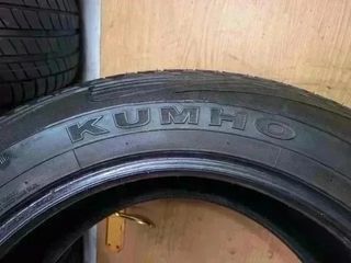 235 60 R18 103V M+S Kumho - 1 neumático sin uso