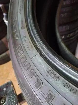 235 60 R18 103V M+S Kumho - 1 neumático sin uso