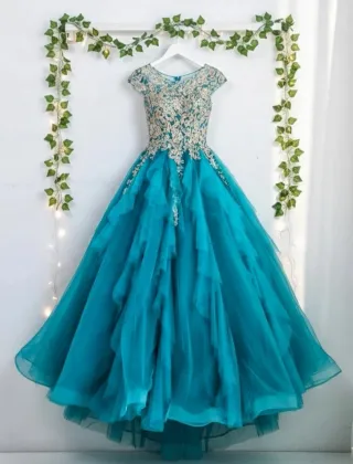 Vestido de fiesta largo azul y dorado