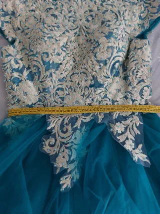 Vestido de fiesta largo azul y dorado