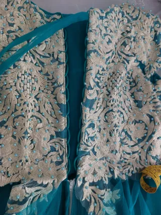 Vestido de fiesta largo azul y dorado