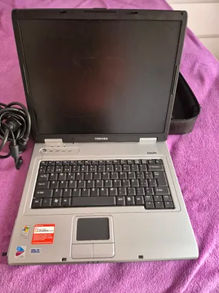 Ordenador portátil Toshiba negro