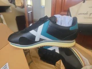 Zapatillas Munich Negras y Turquesa