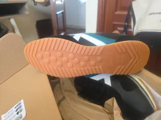 Zapatillas Munich Negras y Turquesa