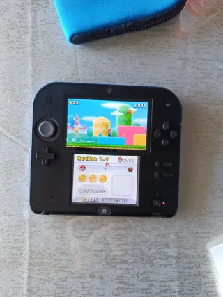 Nintendo 2DS Negra con Funda y Cargador + (SD)