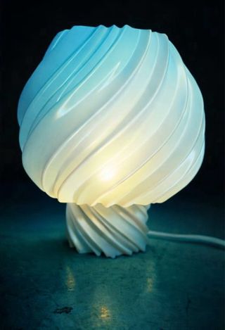 Lámpara de mesa moderna espiral