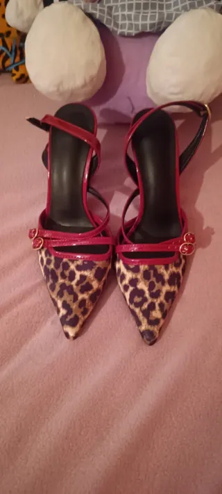 Zapatos de tacón punta fina