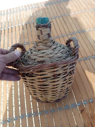 Damajuana antigua con asas