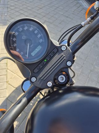 Harley Davidson 883 Negra