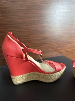 Sandalias Michael Kors Rojas y Doradas