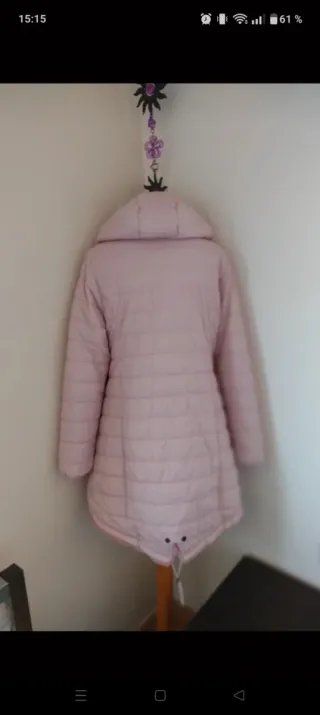 Chaqueta rosa de pelo con capucha