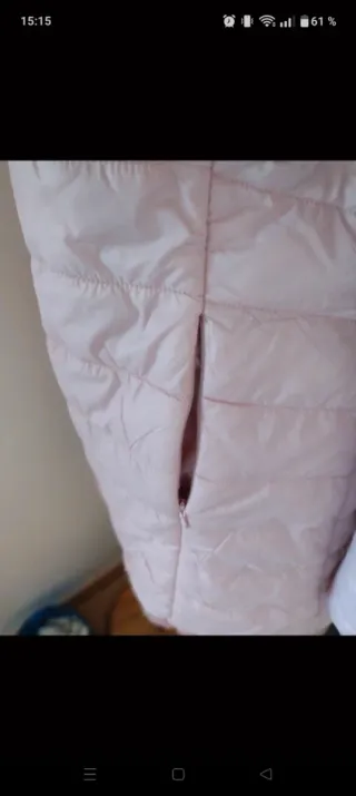 Chaqueta rosa de pelo con capucha