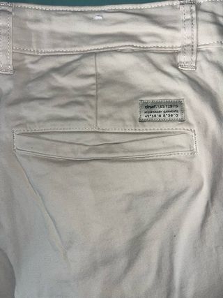 Pantalones chinos beige