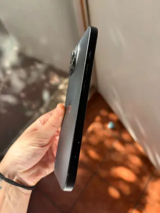 iPhone 15 Negro prácticamente nuevo ,en su caja