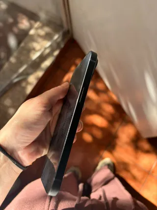 iPhone 15 Negro prácticamente nuevo ,en su caja