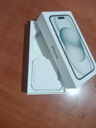 iPhone 15 Negro prácticamente nuevo ,en su caja