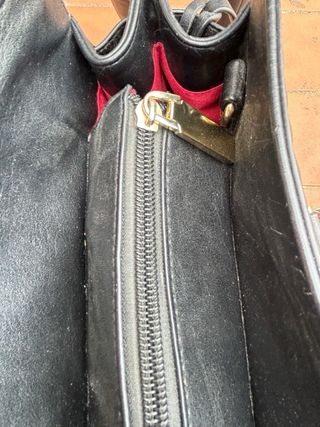 Bolso negro efecto piel