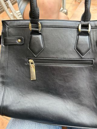 Bolso negro efecto piel
