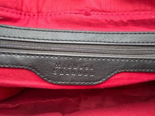 Bolso negro efecto piel
