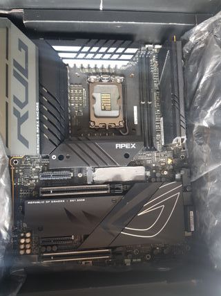 ASUS ROG MAXIMUS Z790 APEX ENCORE de Segunda mano por 110 EUR en