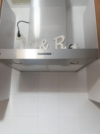 Cocinas campana , horno y fregadero con su grifo i